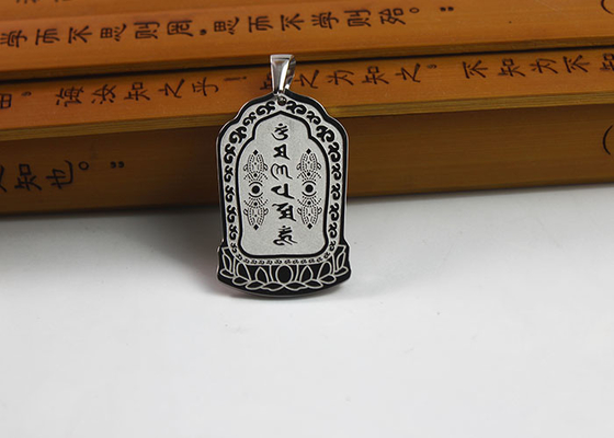 Chine Collier bouddhiste fait sur commande de symbole d'acier inoxydable avec l'écriture sainte antique fournisseur