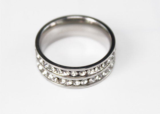 Chine de 7mm d'acier inoxydable de Zircon de bijoux de noces de diamant d'anneau corrosion en cristal non fournisseur