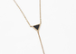 Bijoux pendants d'émail de noir de collier formés par triangle savoureuse d'acier inoxydable fournisseur