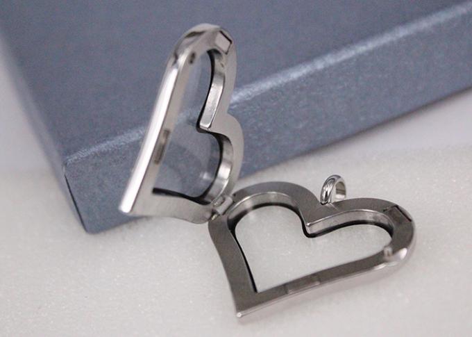 Style de mode de taille adapté aux besoins du client par collier en forme de coeur en cristal de pendentif d'amour de diamant