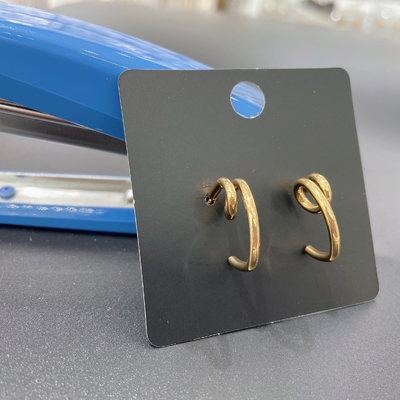 Boucle d'oreille hypoallergénique de style simple pour une sophistication simple