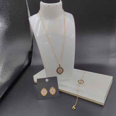 Les dernières boucles d'oreilles en acier inoxydable de couleur or, collier, bracelet avec coquille verte pour dame