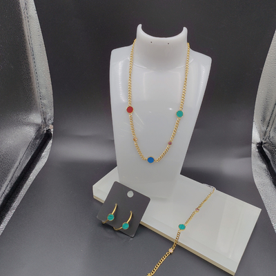 Les dernières boucles d'oreilles en acier inoxydable de couleur or, collier, bracelet avec coquille verte pour dame