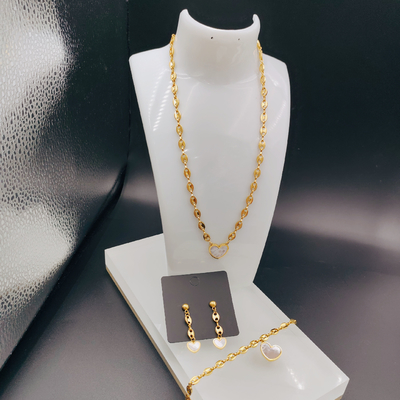 Nouveau arrivée Les dernières lignes tendance Couleur or Boucle d'oreille en acier inoxydable, Collier, Bracelet pour femme